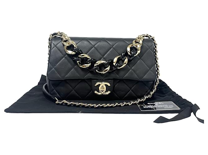 Chanel Flap Bag Big Chain Medium Black Lambskin Gold Leather ref.803034 -  Joli Closet