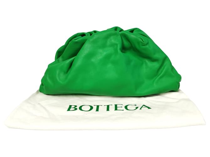 Bottega Veneta The Pouch Clutch Verde Couro  ref.803588