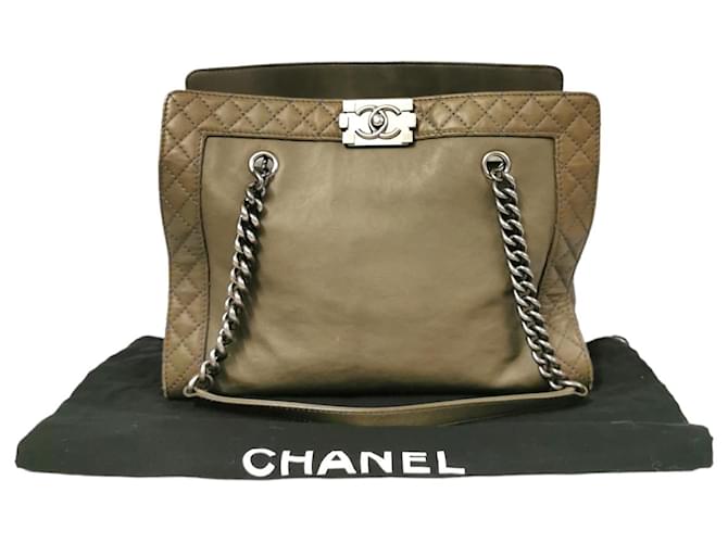 Chanel Boy Tote Bag Grey Calfskin Ruthenium Leather  ref.803593