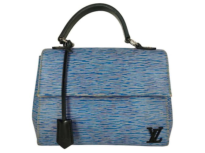 Louis Vuitton Borsa Cluny Plain in pelle Epi azzurra Blu chiaro  ref.805971