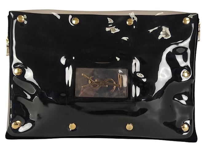 Bolsa clutch modelo envelope Yves Saint Laurent em couro preto Couro envernizado  ref.806044