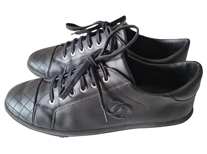 Chanel sneakers  43Fr Excellent condition Black Leather  ref.807848