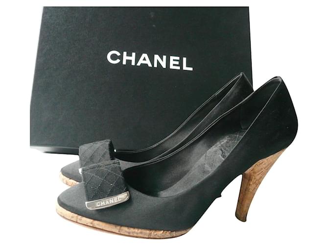 CHANEL booties, Pre-owned, Black/Burgundy Size 37