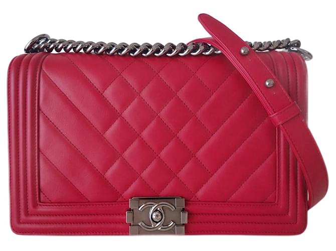 Chanel Boy red bag Ostrich leather  ref.816556