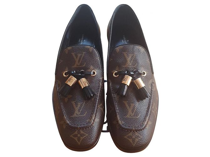 Sapatilhas Louis Vuitton Castanhas de Couro e Tecido Tamanho 38.5