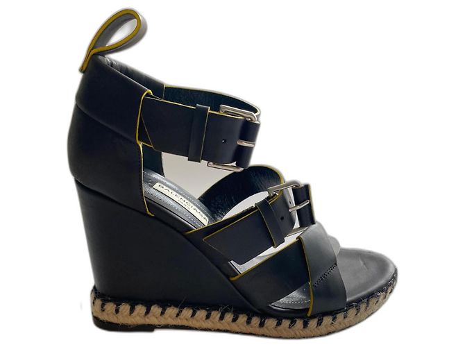 Sandali Chanel in pelle nera Nero