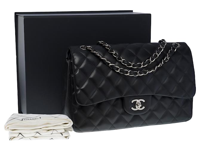 Chanel Timeless Jumbo lined flap handbag in black quilted lambskin Leather  ref.818841