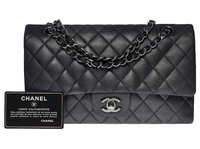 Bolso mediano Chanel Timeless con solapa forrada en piel acolchada gris antracita metalizada Cuero  ref.819048