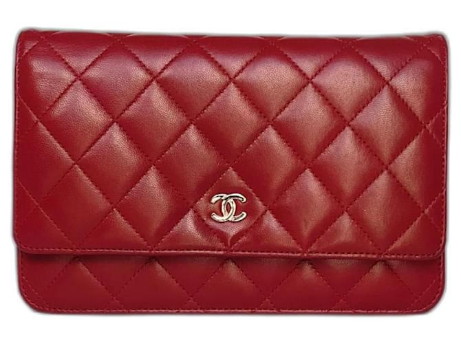 Wallet On Chain Chanel Monedero Con Cadena rojo Roja Cuero  ref.819265