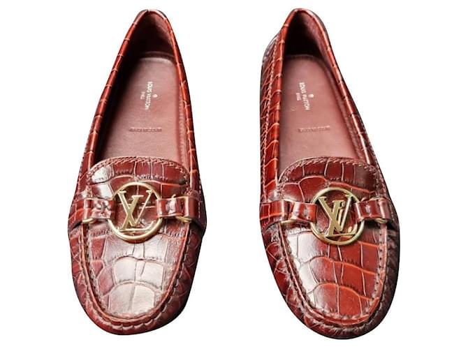 Louis Vuitton Flats Dark red Patent leather  ref.820147