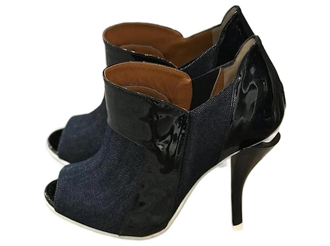 FENDI  Ankle boots T.eu 37 Patent leather Black  ref.822536