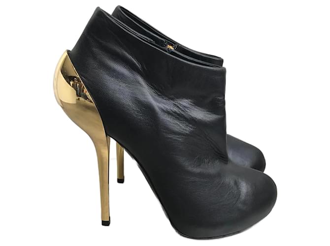 GIUSEPPE ZANOTTI  Ankle boots T.eu 37.5 Leather Black  ref.822551