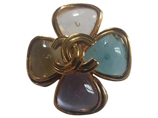 Coco Crush CHANEL vintage 1996 Clover type Gripore glass brooch Golden Metal Pearl  ref.823216