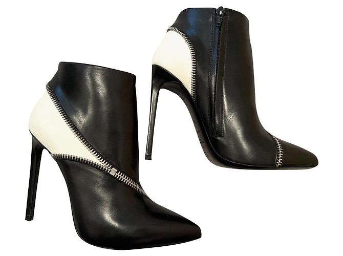 Saint Laurent Classic Paris 110 Zip Ankle Boot In Black Ivory Leather White