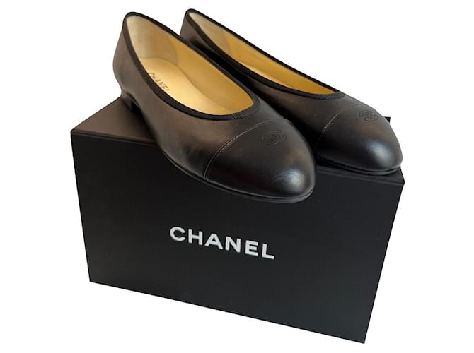 Cambon Chanel Ballet flats Black Leather  ref.825737