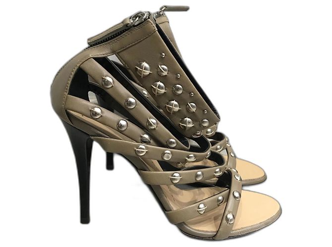 BALMAIN Sandales T.UE 39 cuir de vachette