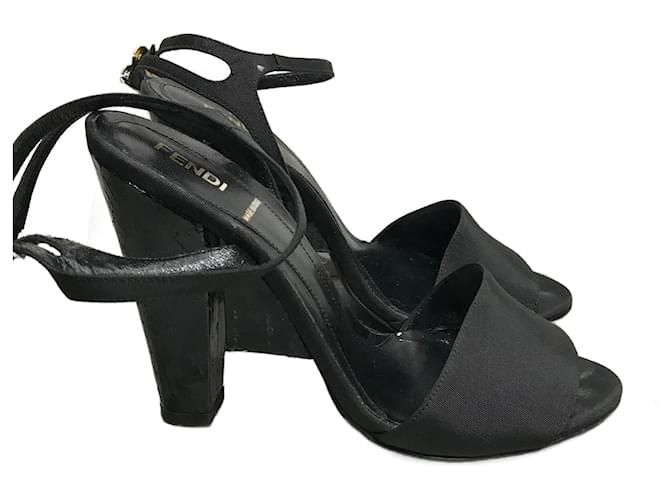 FENDI  Sandals T.eu 38 cloth Black  ref.826039