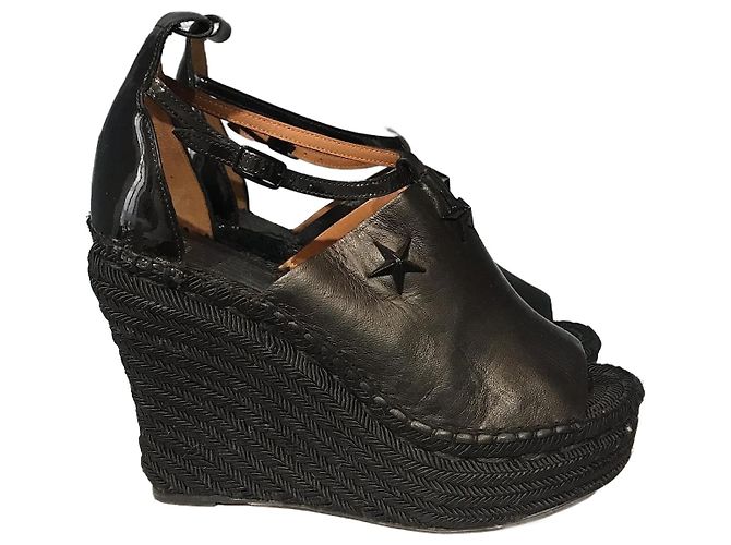 GIVENCHY Sandals T.EU 37 Leather Black