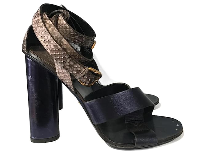 GUCCI  Sandals T.eu 40 Exotic leathers Navy blue  ref.826067