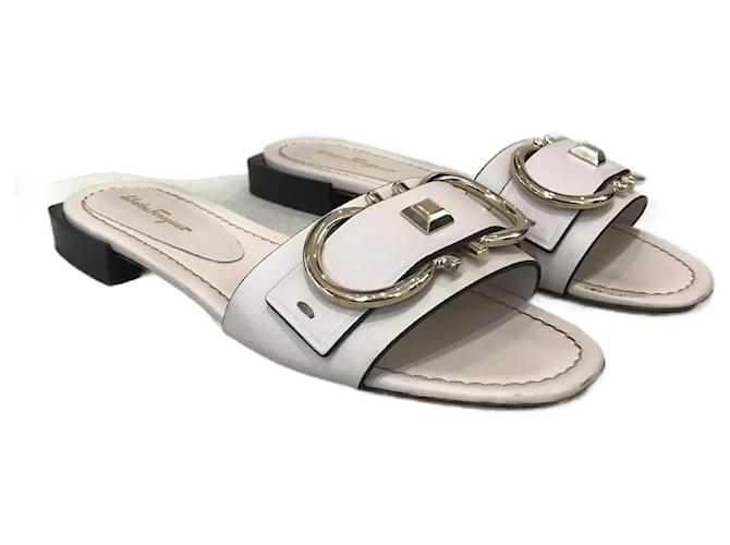 SALVATORE FERRAGAMO  Sandals T.eu 37.5 Leather Beige  ref.827402