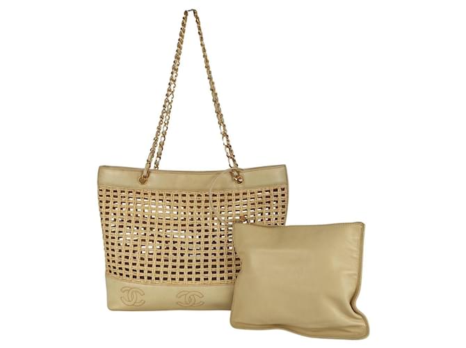 Chanel shoulder bag Tote in raffia and beige leather with clutch bag  ref.828204 - Joli Closet