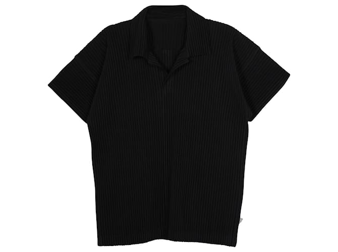 Homme Plissé Issey Miyake Kurzärmliges Plissé-Poloshirt aus schwarzem Polyester  ref.828795