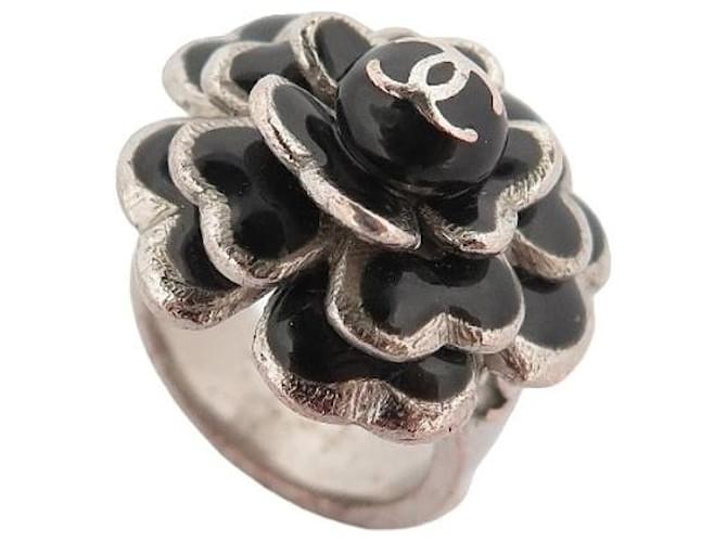 CHANEL CAMELIA T RING 52 IN SILVER METAL AND BLACK ENAMEL BLACK ENAMEL RING Silvery  ref.829489