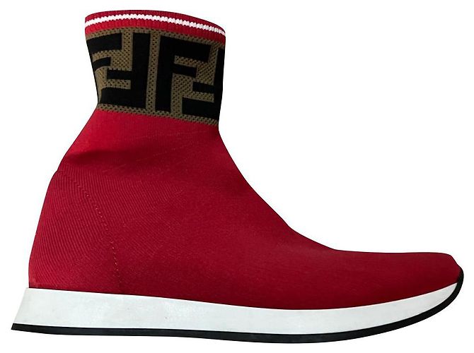 Fendi botas