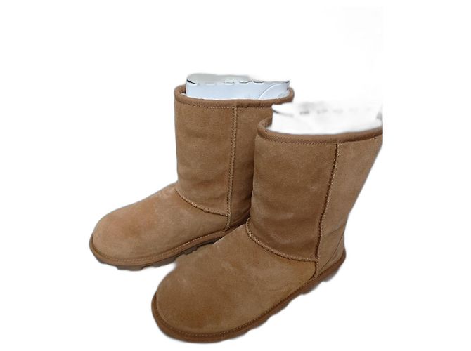 UGG modèle : ESSENTIAL SHORT Caramel