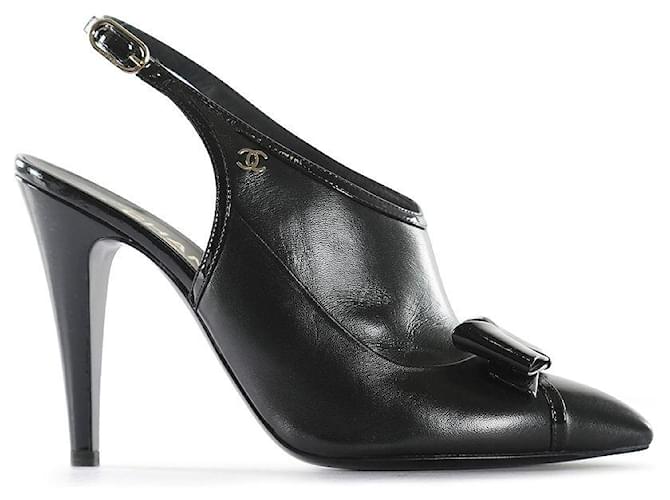 Chanel Black Lambskin Leather & Patent Bow Pointy Toe Slingback Pumps  ref.830646 - Joli Closet