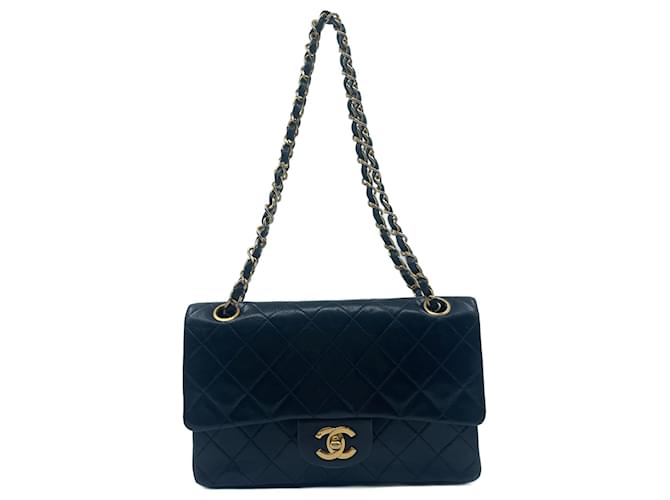 Petit sac à rabat Chanel en cuir bleu marine Toile  ref.831803