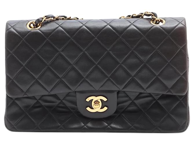Black Leather Chanel Medium Flap Bag  ref.831901