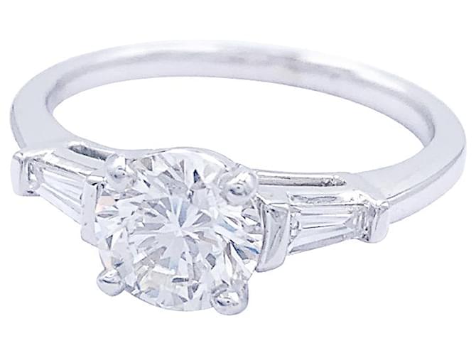 inconnue Solitaire ring framed with baguette diamonds. White gold  ref.831991