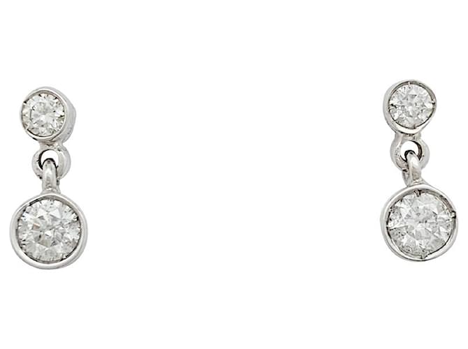 inconnue Boucles d'oreilles pendantes en or blanc et diamants.  ref.833261