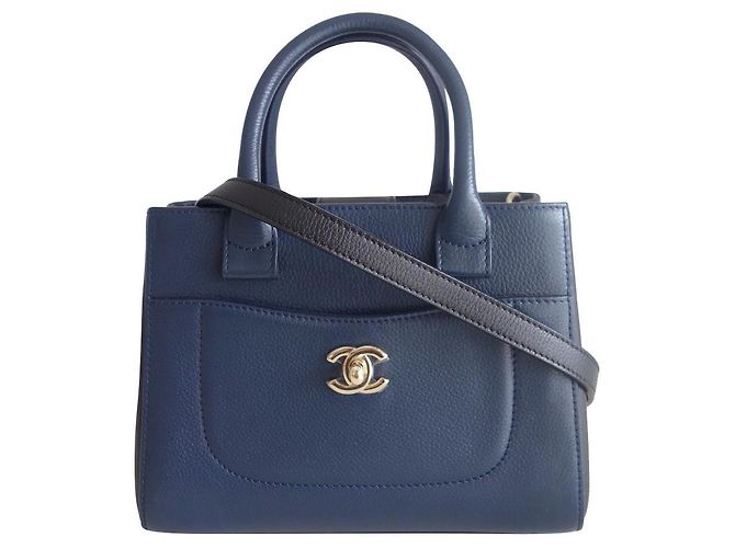 Neo Executive Chanel two-tone bag