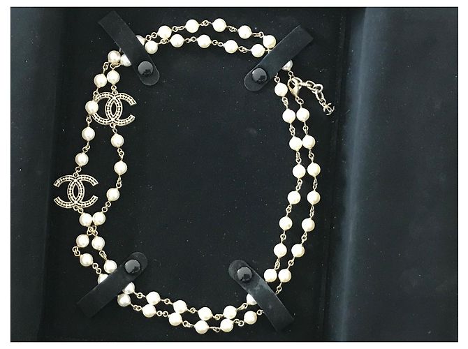 Cambon Chanel Colar de ouro com pérolas brancas, Excelente état Dourado