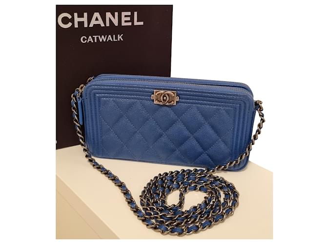 Wallet On Chain Chanel Boy lined Zip WOC Blue Leather  ref.841845