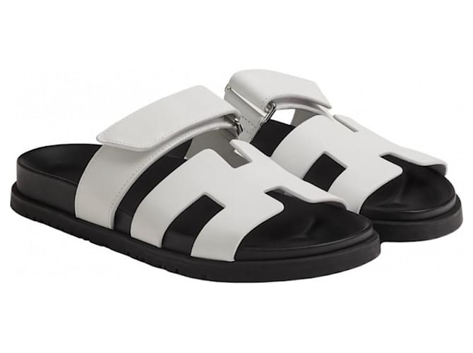 Hermès Des sandales Cuir Noir Blanc  ref.841860
