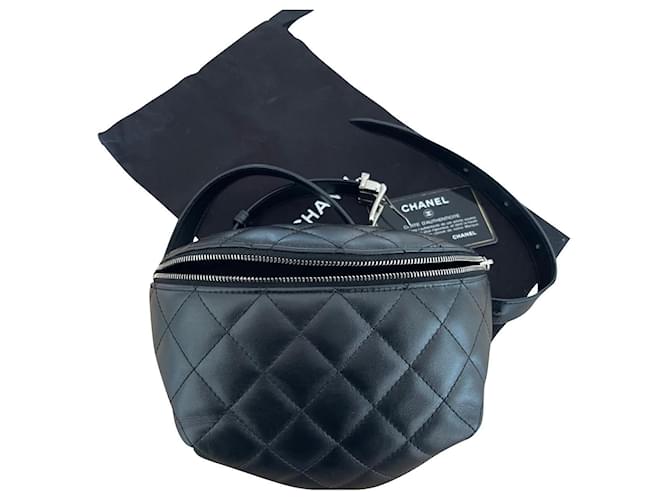 Chanel Uniforme bum bag Black Leather  ref.845337