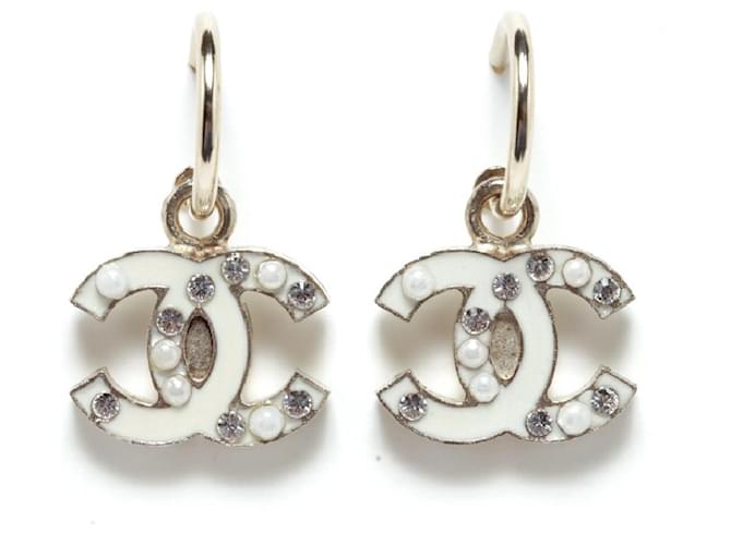 Chanel CC DIAMONDS AND PEARLS Métal Doré  ref.845532