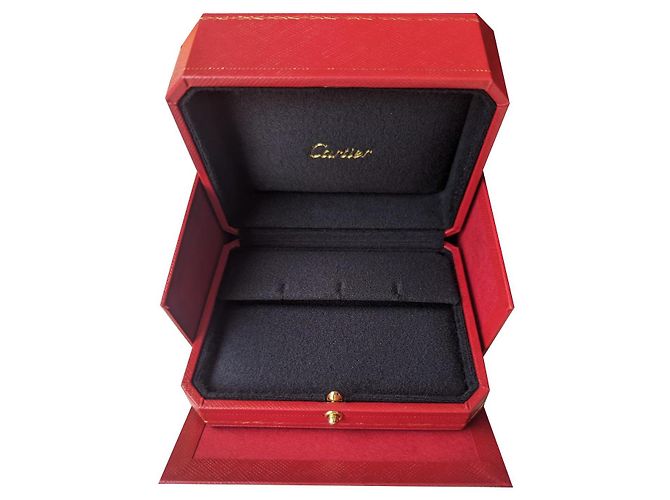 Cartier Große horizontale Vitrine mit kreolischen Ohrringen und Papiertüte Rot