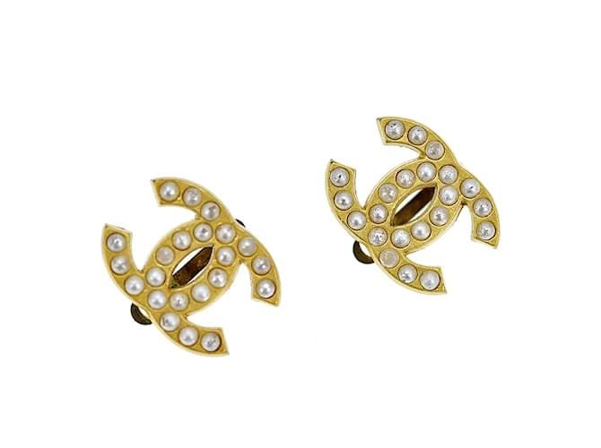 Chanel Pearl CC earrings Golden Metal  ref.846181