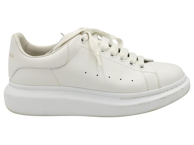 Sneakers oversize Alexander Mcqueen in pelle bianca Bianco  ref.846461