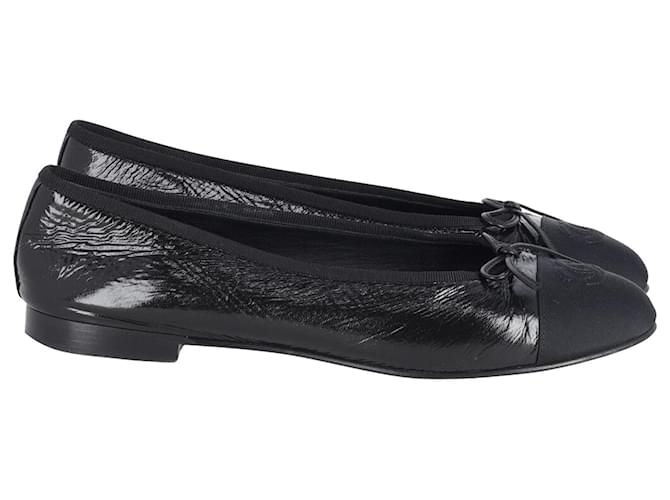Chanel CC Cap Toe Bow Ballet Flats in Black Leather  ref.846564