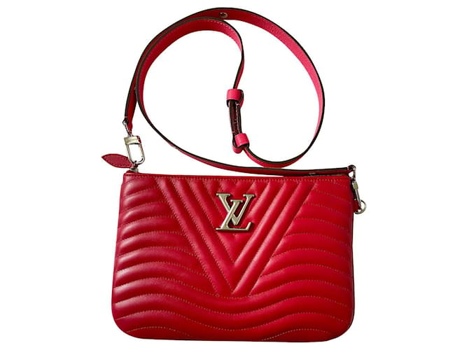 The new Louis Vuitton Wave Bag is everything!