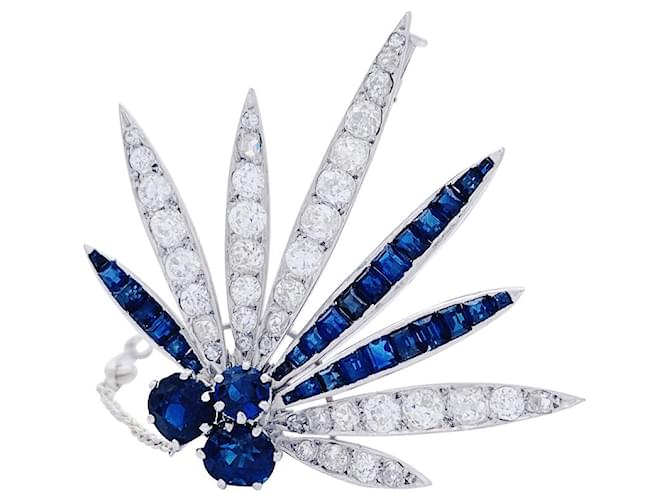 inconnue Platinum brooch set with diamonds and sapphires, Towards 1925  ref.847803