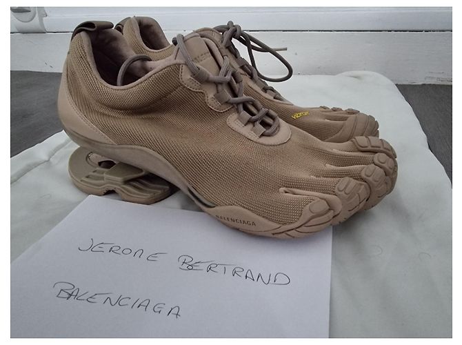 Sneakers Balenciaga x Vibram Beige in Cotone