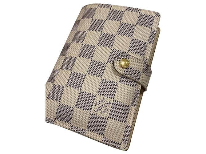 Keepall Louis Vuitton Wallets Cream Leather  ref.849019