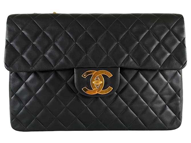 Timeless Chanel maxi jumbo lambskin shoulderbag hobo 90's black GHW gold  hardware 24K Leather ref.850294 - Joli Closet