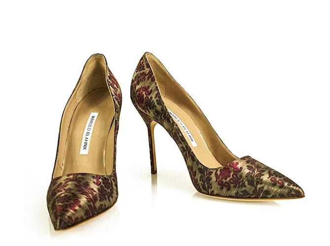 Manolo Blahnik Hangisi 105mm Satin High-Heel Pumps